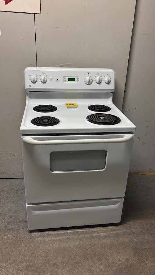 Used GE White Coil Top Stove CR2