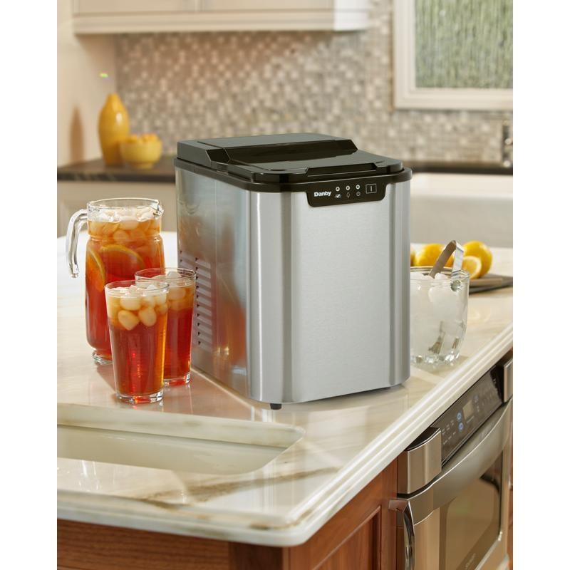 Danby 25 lbs. Countertop Ice Maker DIM2500SSDB  - Scratch and Dent