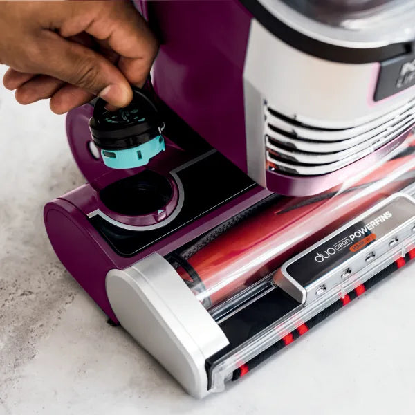 Shark Stratos™ Upright Vacuum with DuoClean® PowerFins™ HairPro™, Powered Lift-Away®, Self-Cleaning Brushroll, and Odor Neutralizer Technology AZ3000C - Refurbished