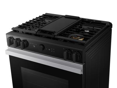 Samsung 6 cu Slide-In Gas Range NSG6DG8500SRAA - Refurbished