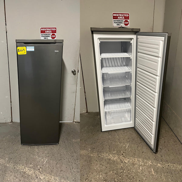 Used Danby 6 cu Upright Freezer